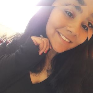 Meet your Posher, Monique